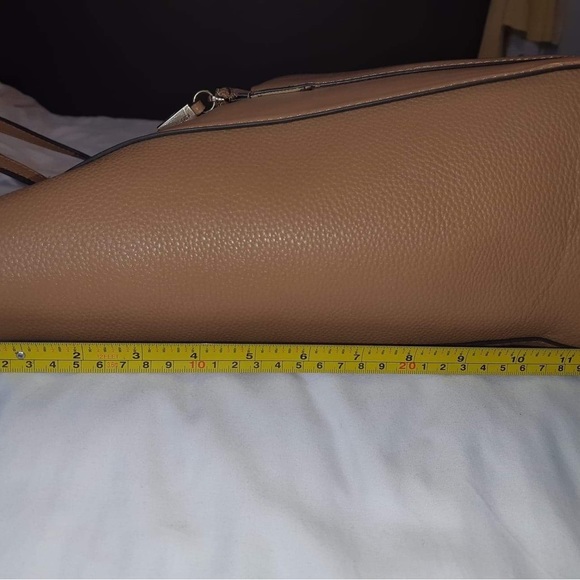 NWOT tan Nine West handbag. - Picture 4 of 4